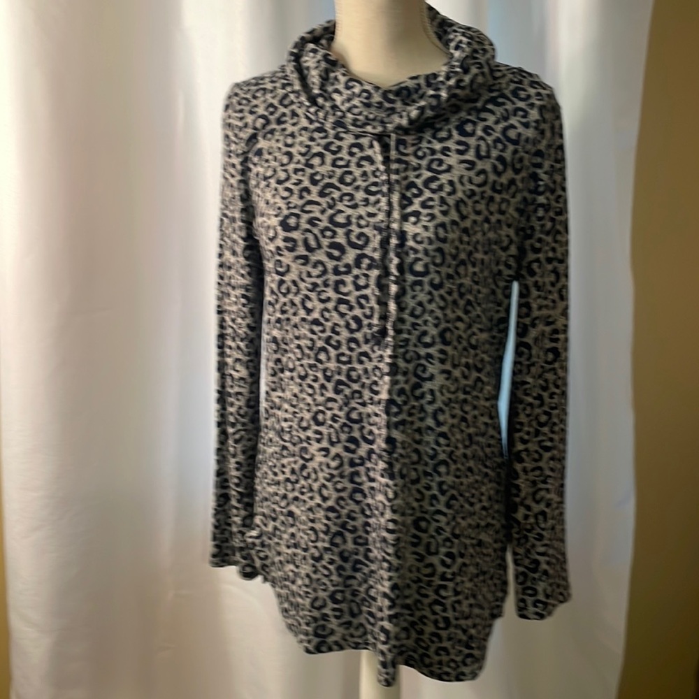 Very soft cowl neck tunic. Animal print.